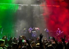Molotov celebra 30 años de rock, rebeldía y poder en el Palacio de los Deportes