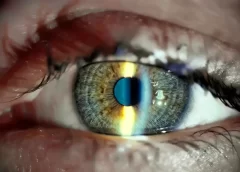 Innovador implante ocular devuelve la capacidad de leer a personas ciegas Innovador implante ocular devuelve la capacidad de leer a personas ciegas