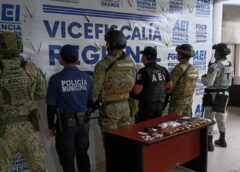 Fiscalía de Oaxaca junto con SEDENA, MARINA y GN, ejecutan cateo y aseguran diversas bolsas de droga