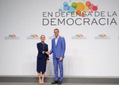 PRESIDENTA CLAUDIA SHEINBAUM PROPONE EN IV CUMBRE EN DEFENSA DE LA DEMOCRACIA EN BARCELONA, ESPAÑA, DESTINAR 10% DEL GASTO MUNDIAL EN ARMAMENTO A PROGRAMA GLOBAL DE REFORESTACIÓN Y DECLARACIÓN EN CONTRA DE LA INTERVENCIÓN MILITAR EN CUBA